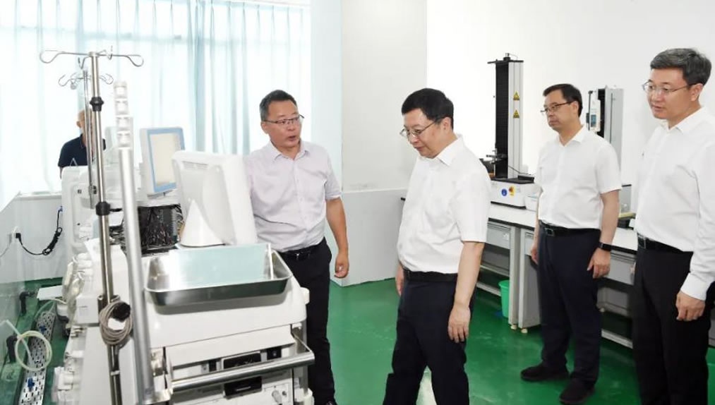 重庆市委副书记、市长胡衡华莅临K8凯发·(中国)天生赢家·一触即发公司调研