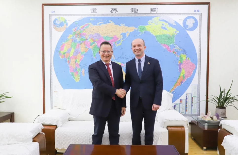 白俄罗斯驻华大使馆公使参赞到访K8凯发·(中国)天生赢家·一触即发，共拓国际合作新机遇